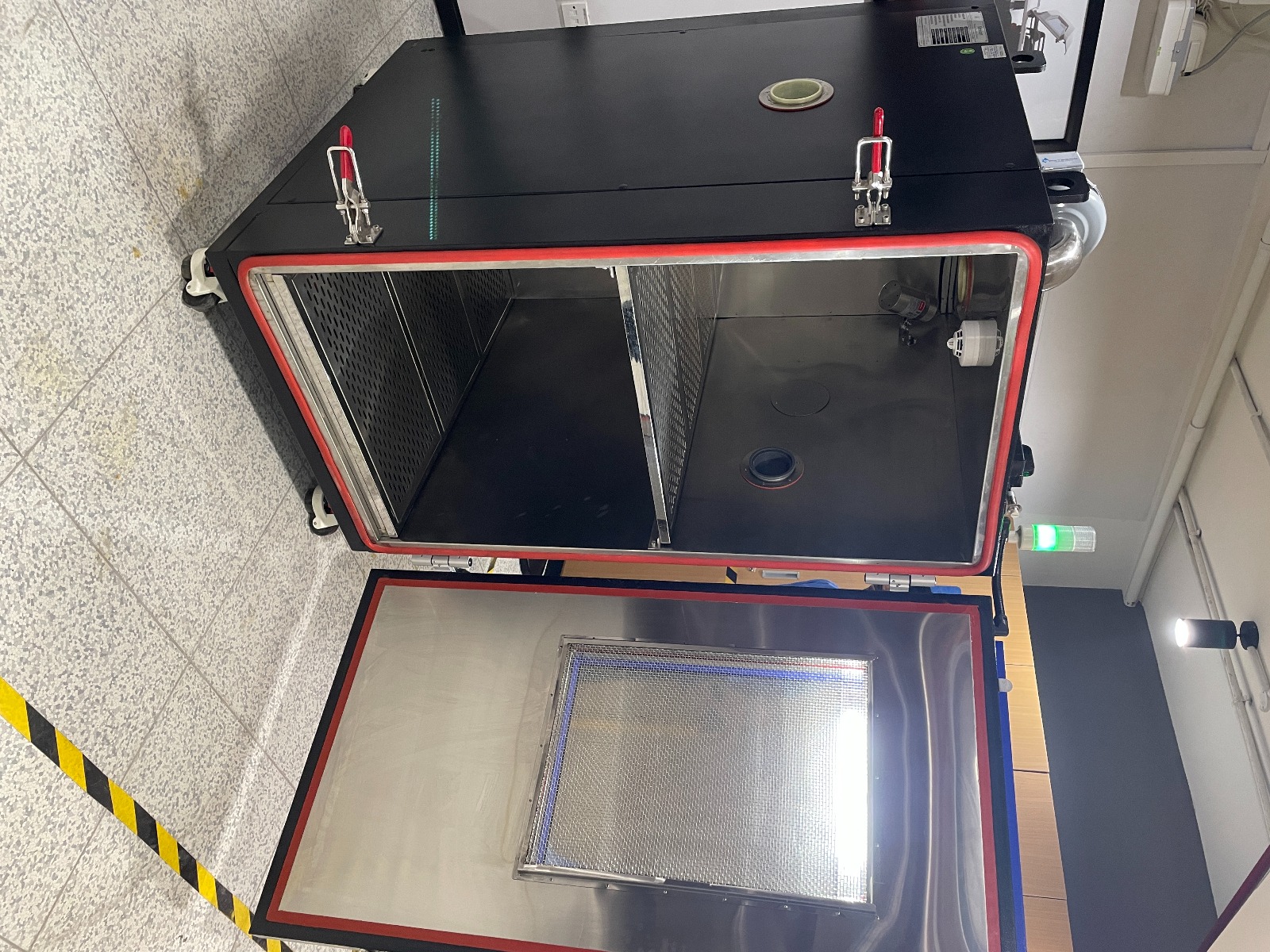 battery rack battery holder chamber